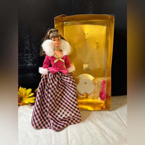 Vintage 1996 Barbie Doll Avon Exclusive Edition Winter Rhapsody Second In Series - Picture 5 of 13